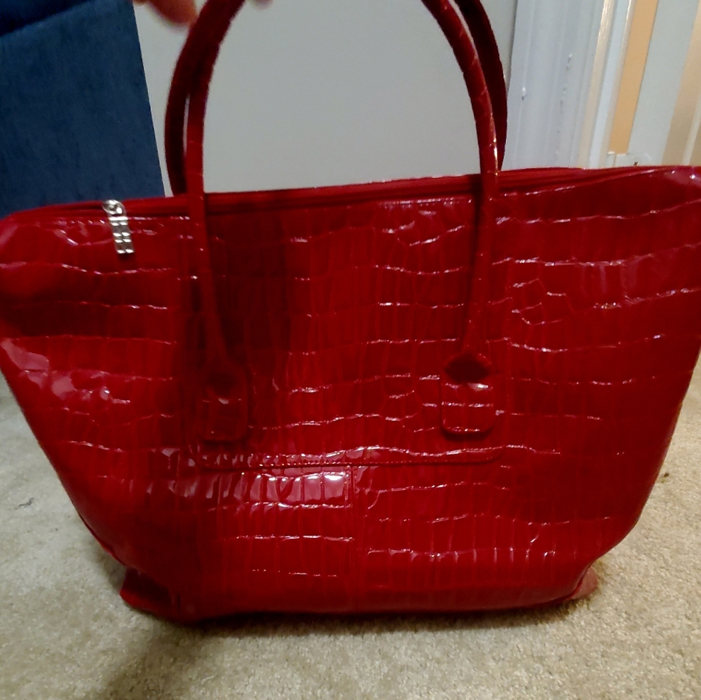 Elizabeth Arden Red travel bag